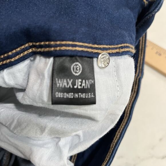 Women's Straight Leg Jeans - Blue - Picture 4 of 8